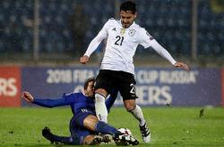 开云体育app-关于加拿大鏖战国际米兰，格纳布里完成帽子戏法的信息