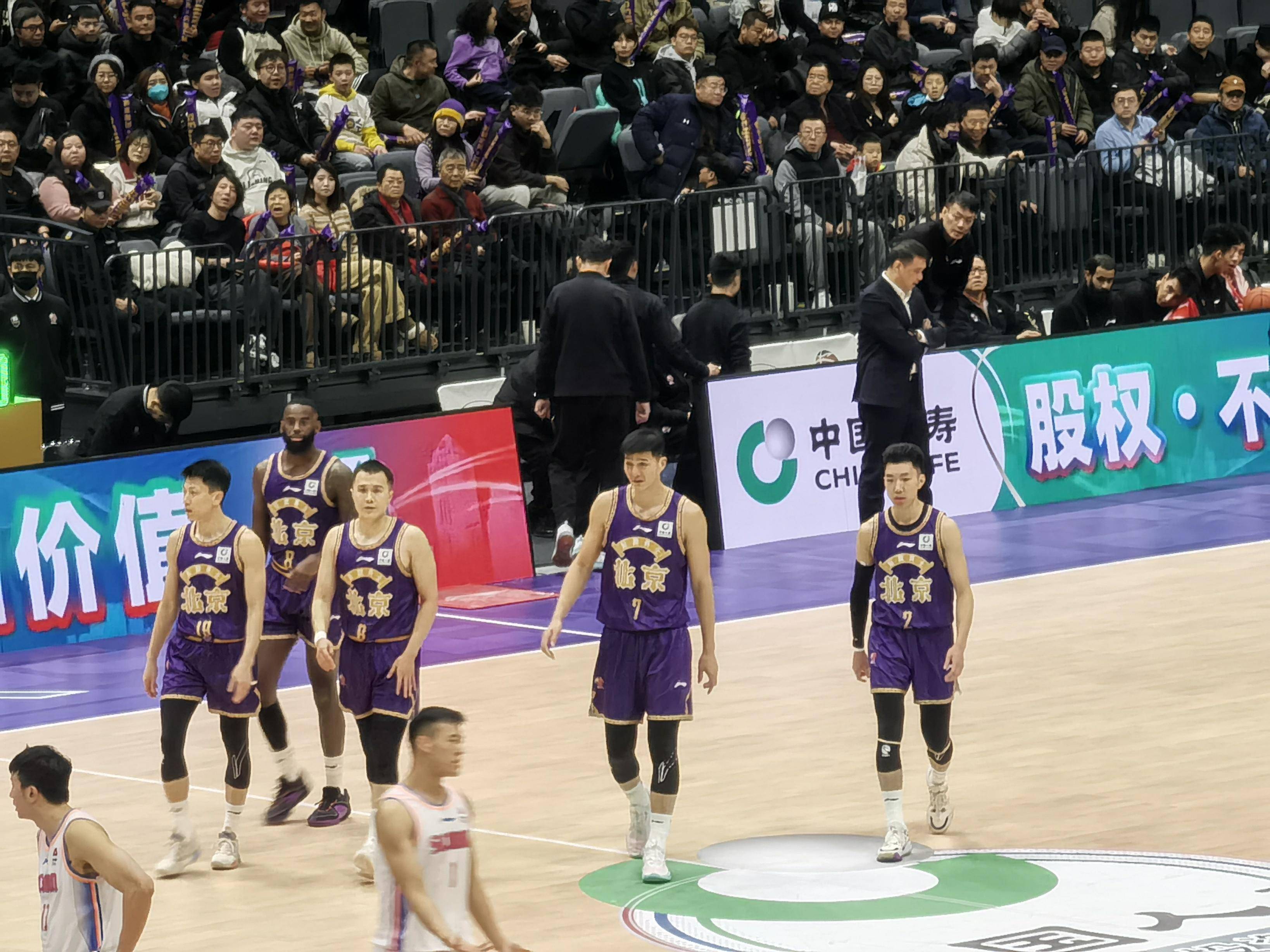 福建队轻取山东队，实力超前