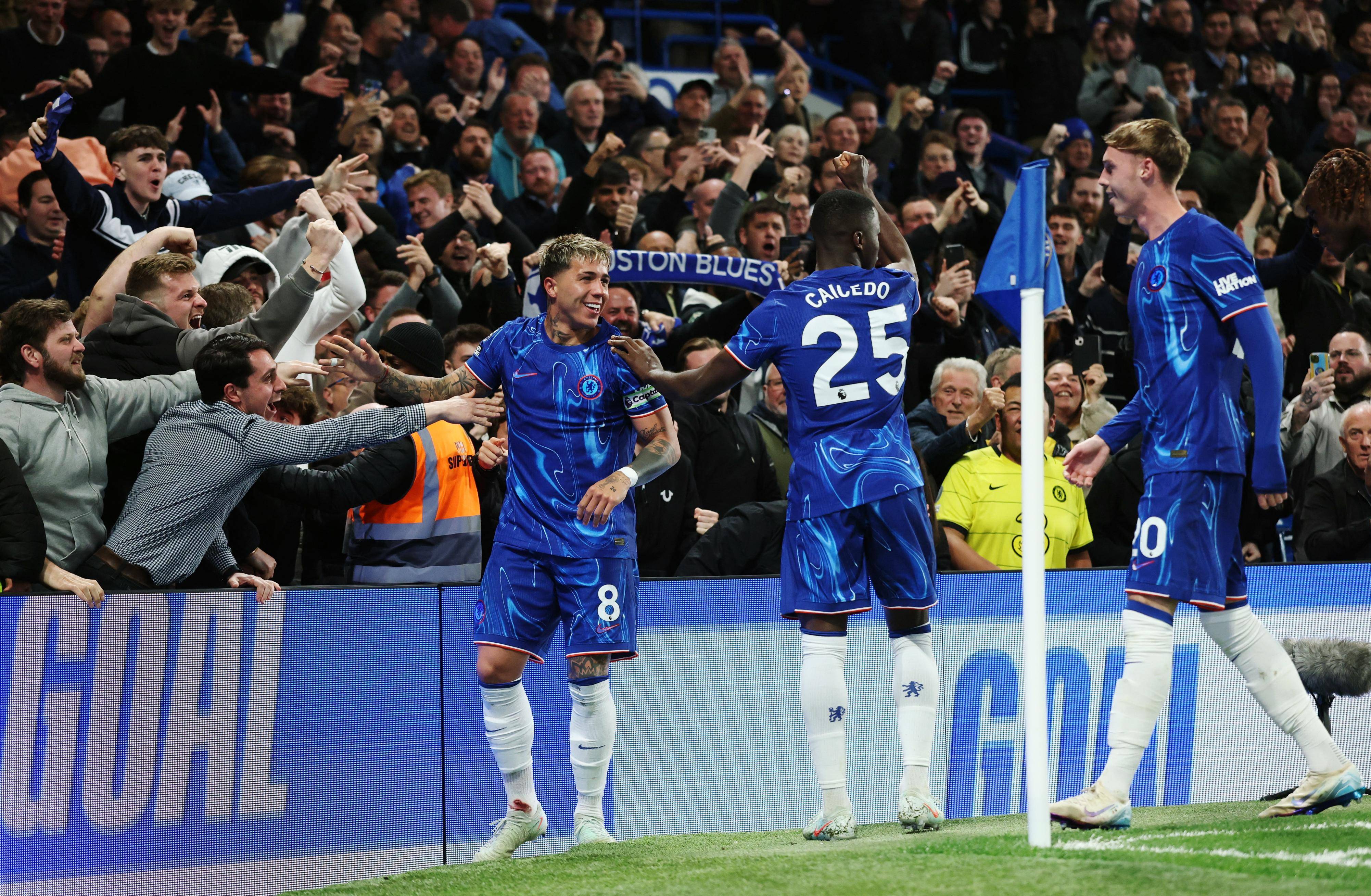 欧预赛比赛胜负逆转,球员团结协作备战下一战 欧预赛比赛胜负逆转,球员团结协作备战下一战