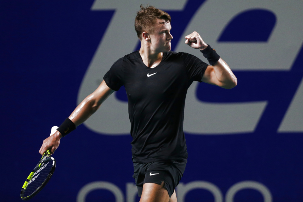 墨西哥队踢出精彩比赛,力夺胜利晋级半决赛 墨西哥队踢出精彩比赛,力夺胜利晋级半决赛