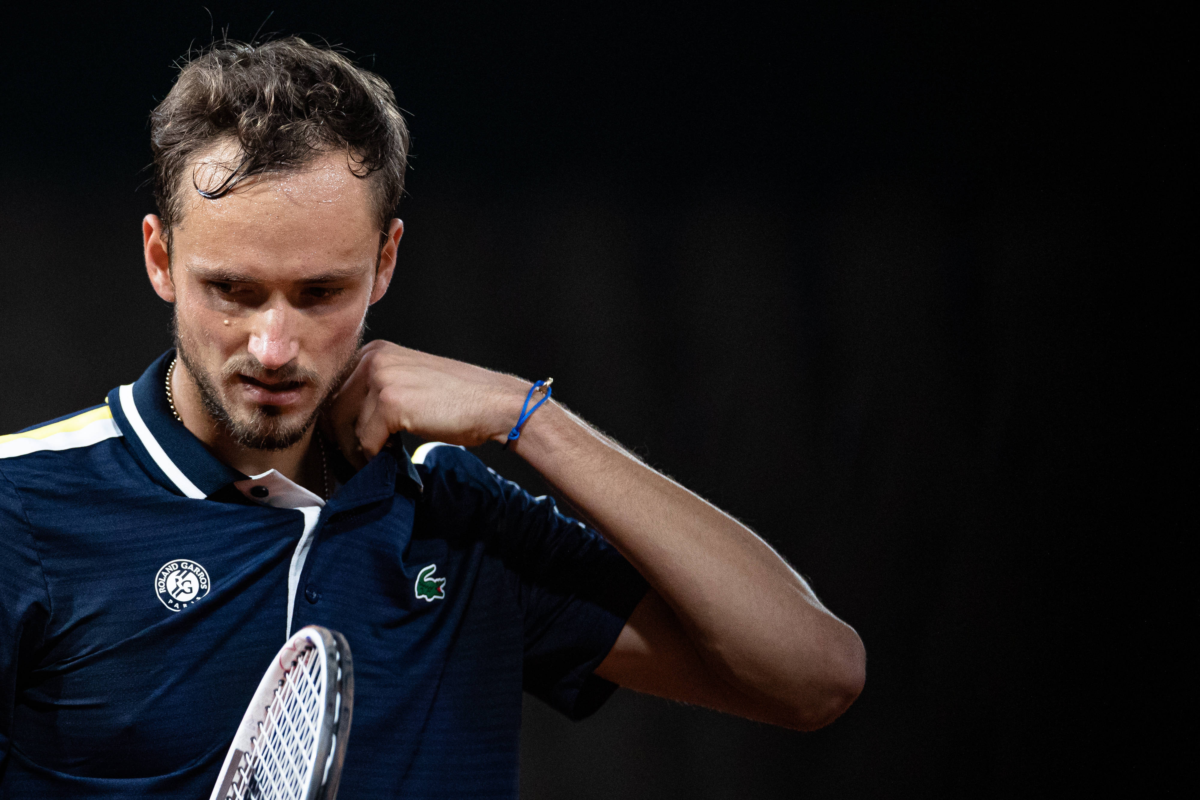 法国网球队完胜日本网球队，梅德韦杰夫关键制胜的简单介绍