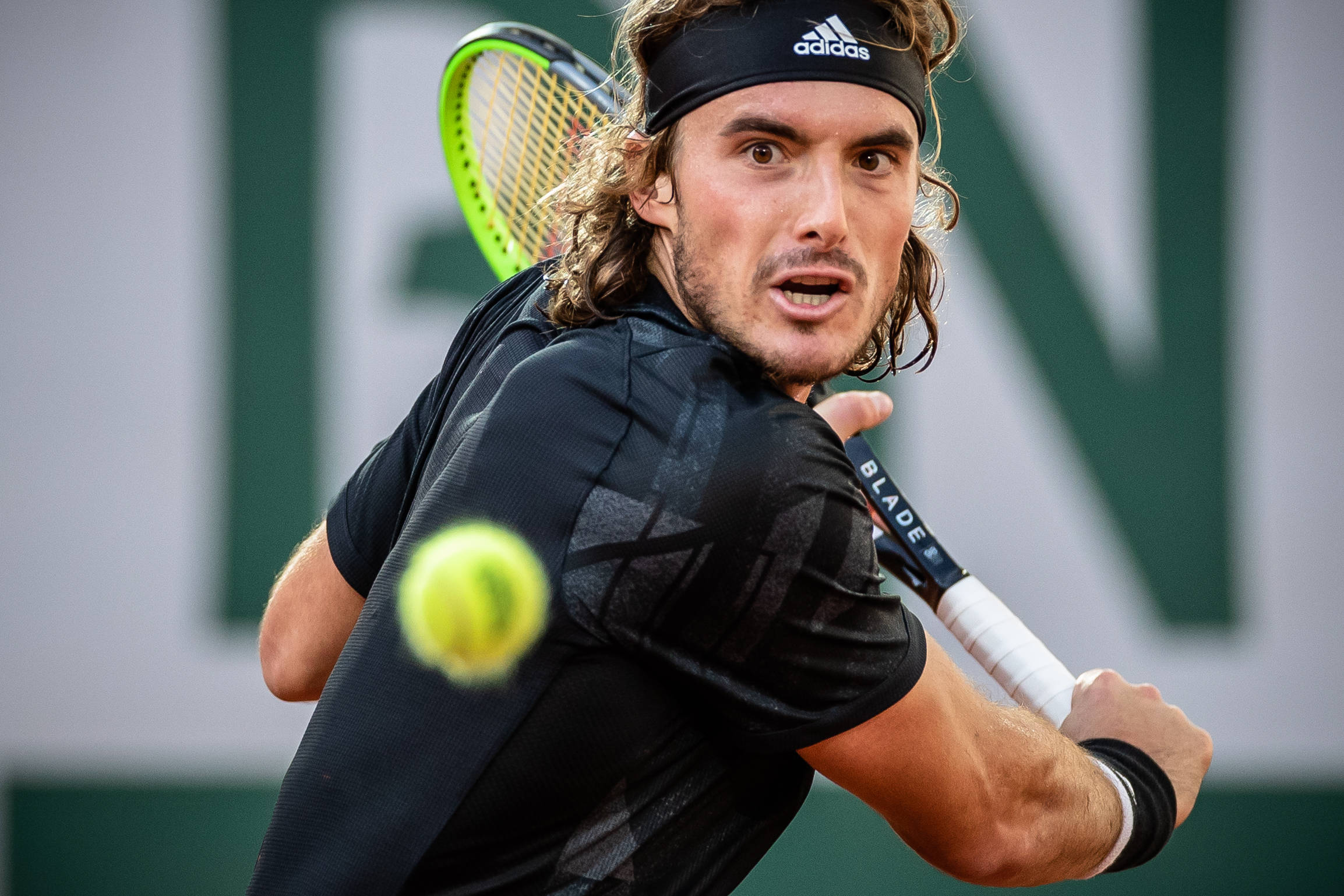 意大利网球队碾压欧洲网球队，西西帕斯爆发神勇的简单介绍