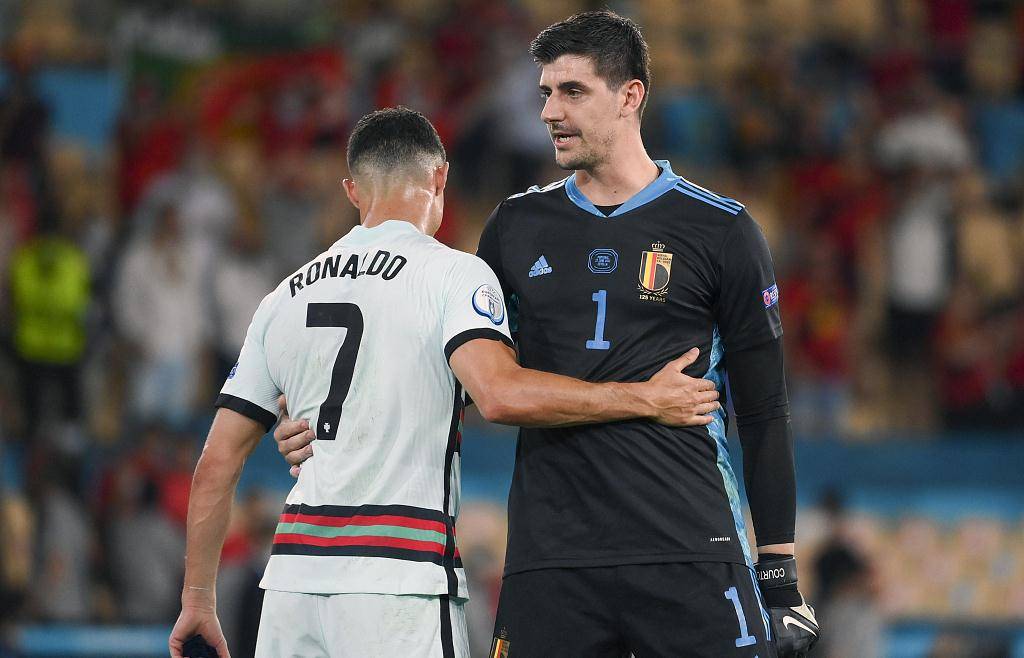 豪门对决!冰球上演世纪大战的简单介绍 豪门对决!冰球上演世纪大战的简单介绍